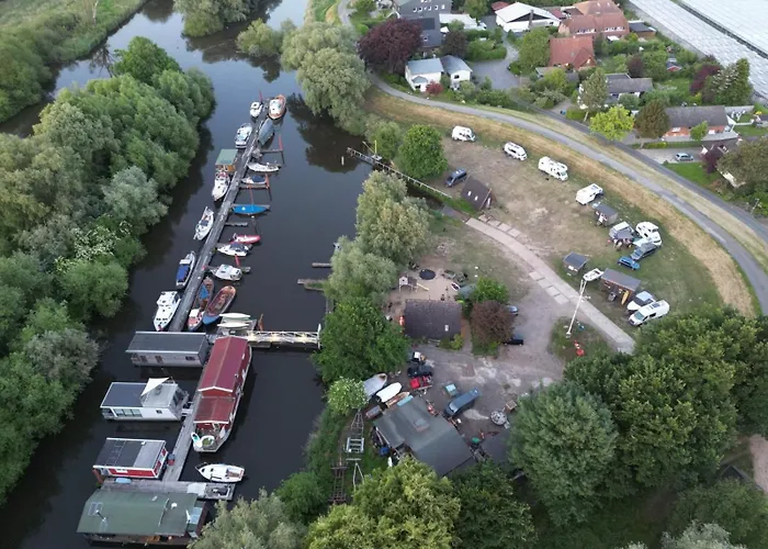 Hausboot Hafen2wo Πλωτό κατάλυμα *