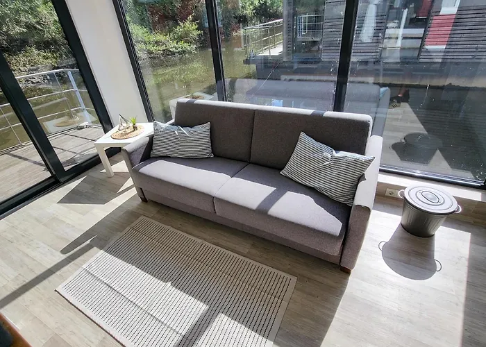 Hausboot Hafen2wo Πλωτό κατάλυμα *